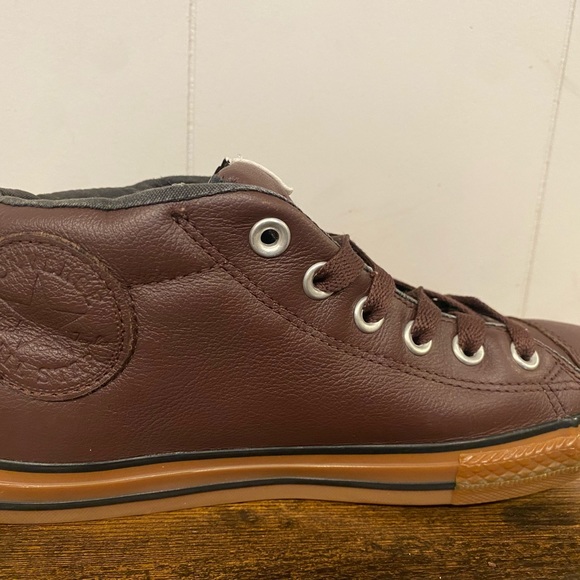 Converse - Picture 2 of 5